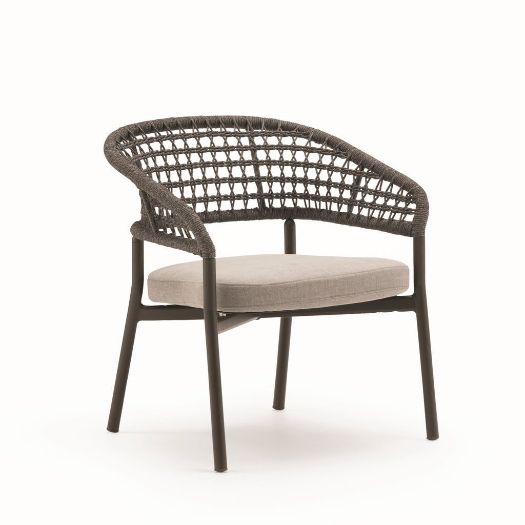 PLINTO commercial-quality outdoor lounge chair by Varaschin, ideal for hotel, restaurant, and hospitality outdoor spaces.