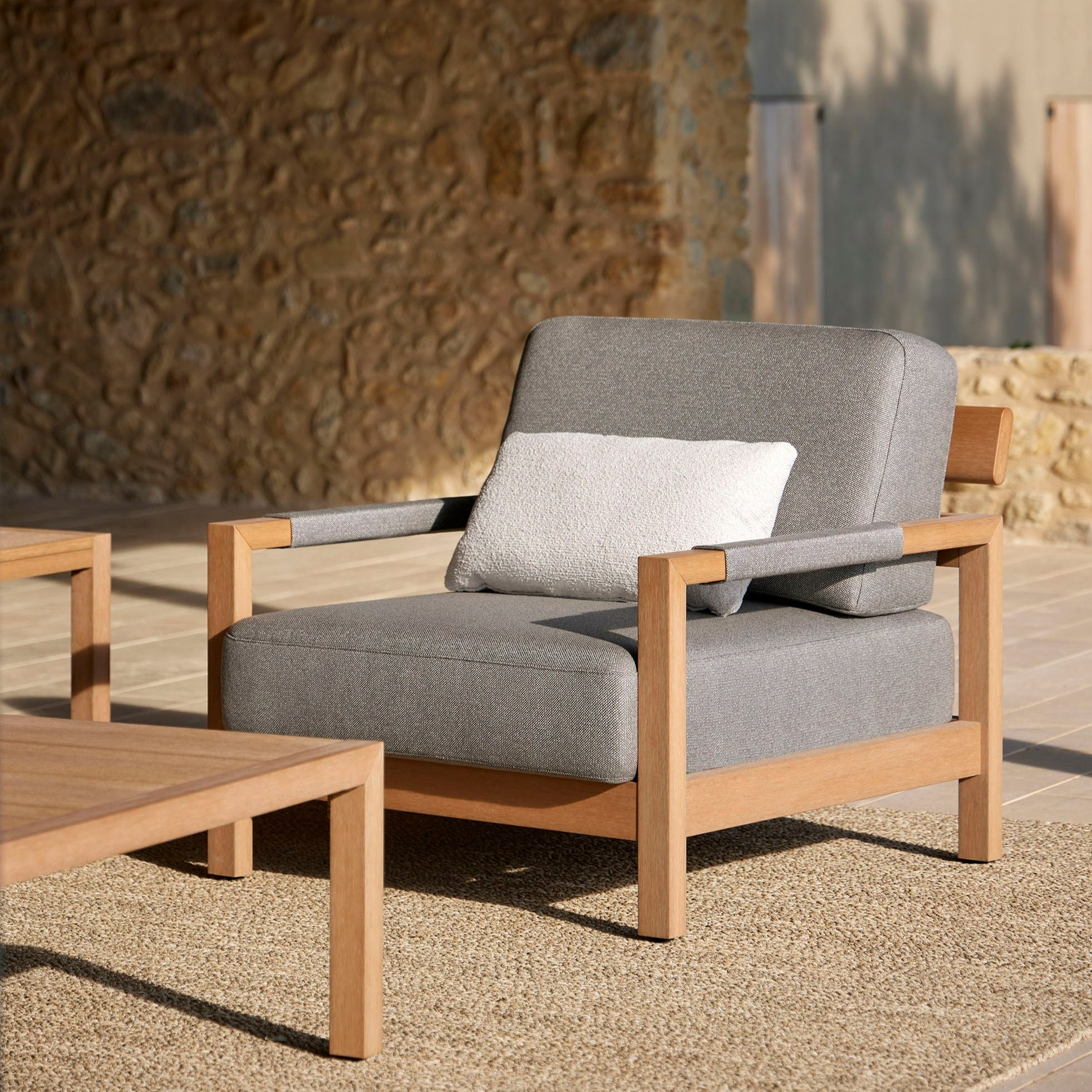 Outdoor Lounge Chairs – Ergonomia Furniture