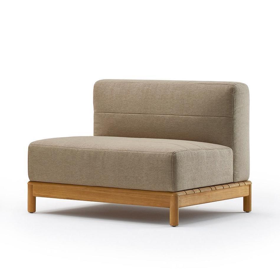 BARCODE commercial-quality outdoor lounge chair by Varaschin, ideal for hotel, restaurant, and hospitality outdoor spaces.