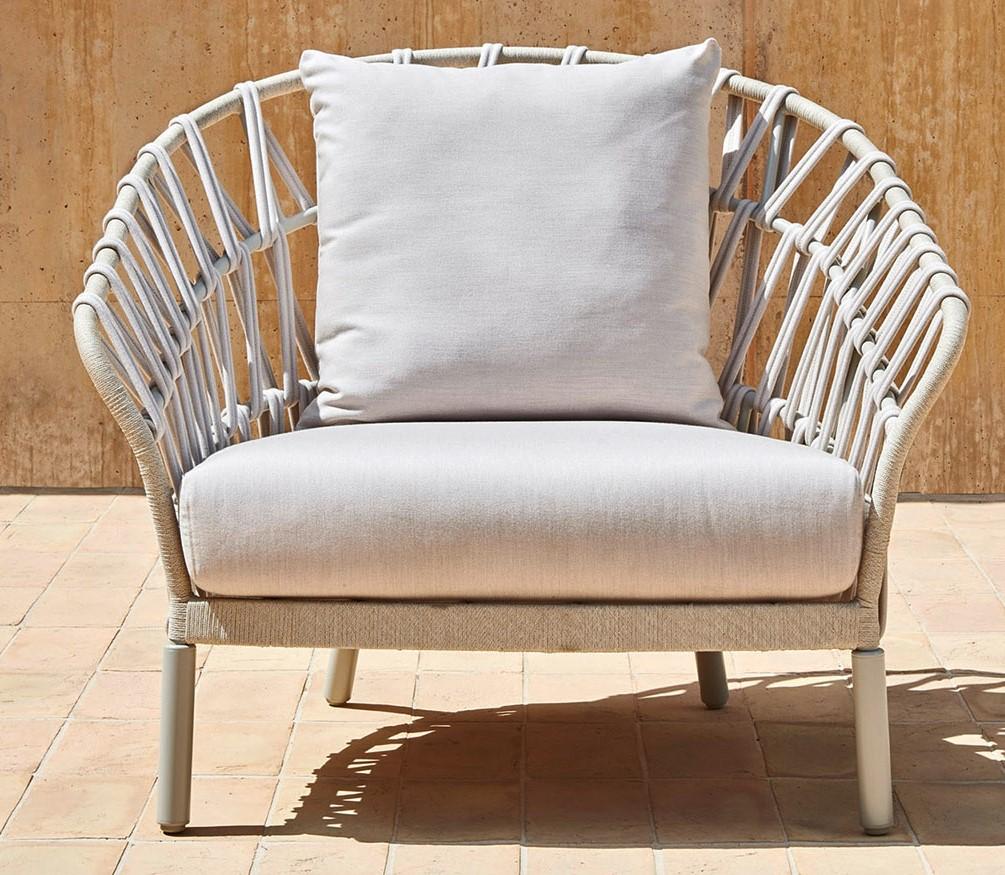Emma Cross Lounge Chair - TB Contract Furniture Varaschin