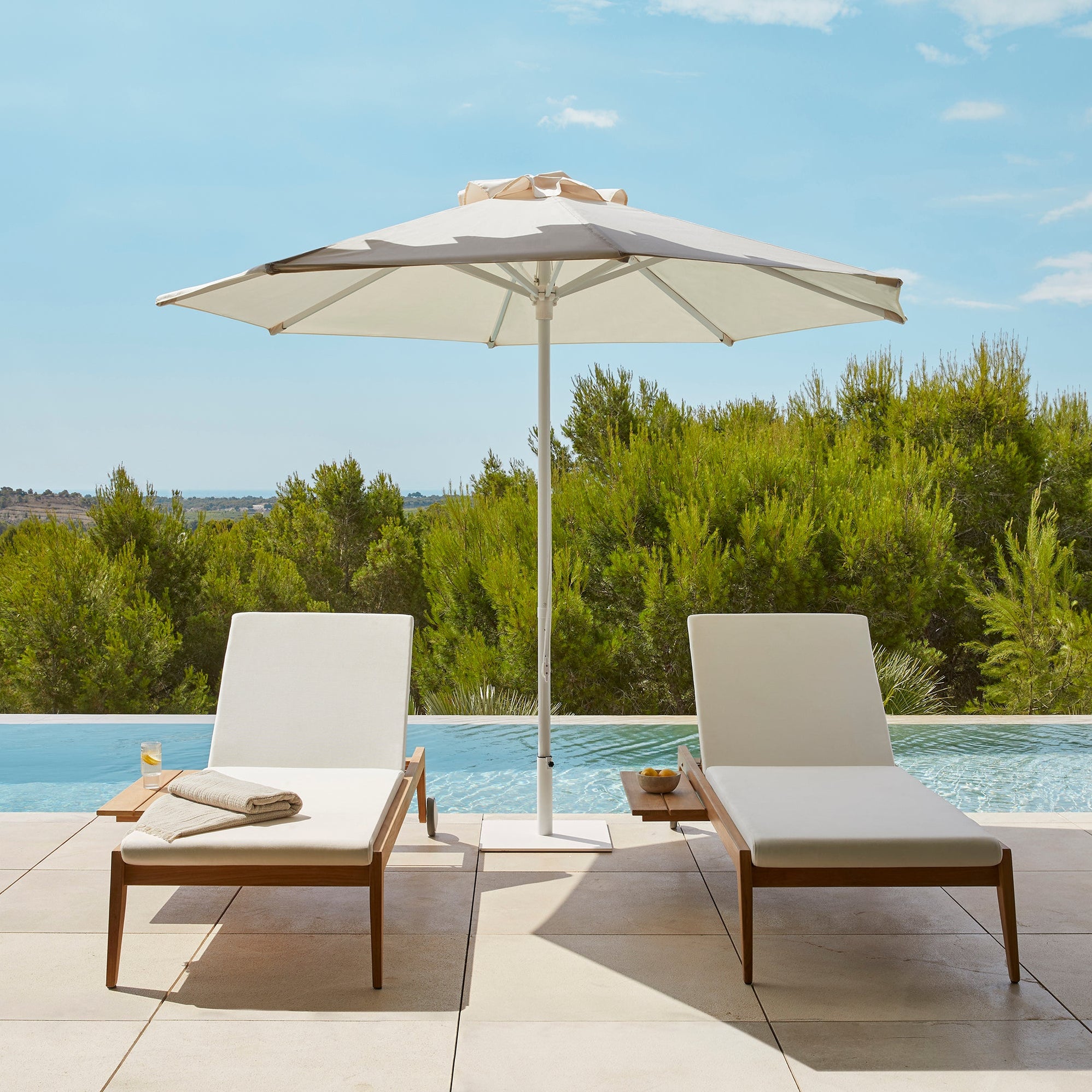 Paralel Chaise Lounge - Contract Quality Outdoor Chaise Lounge ...