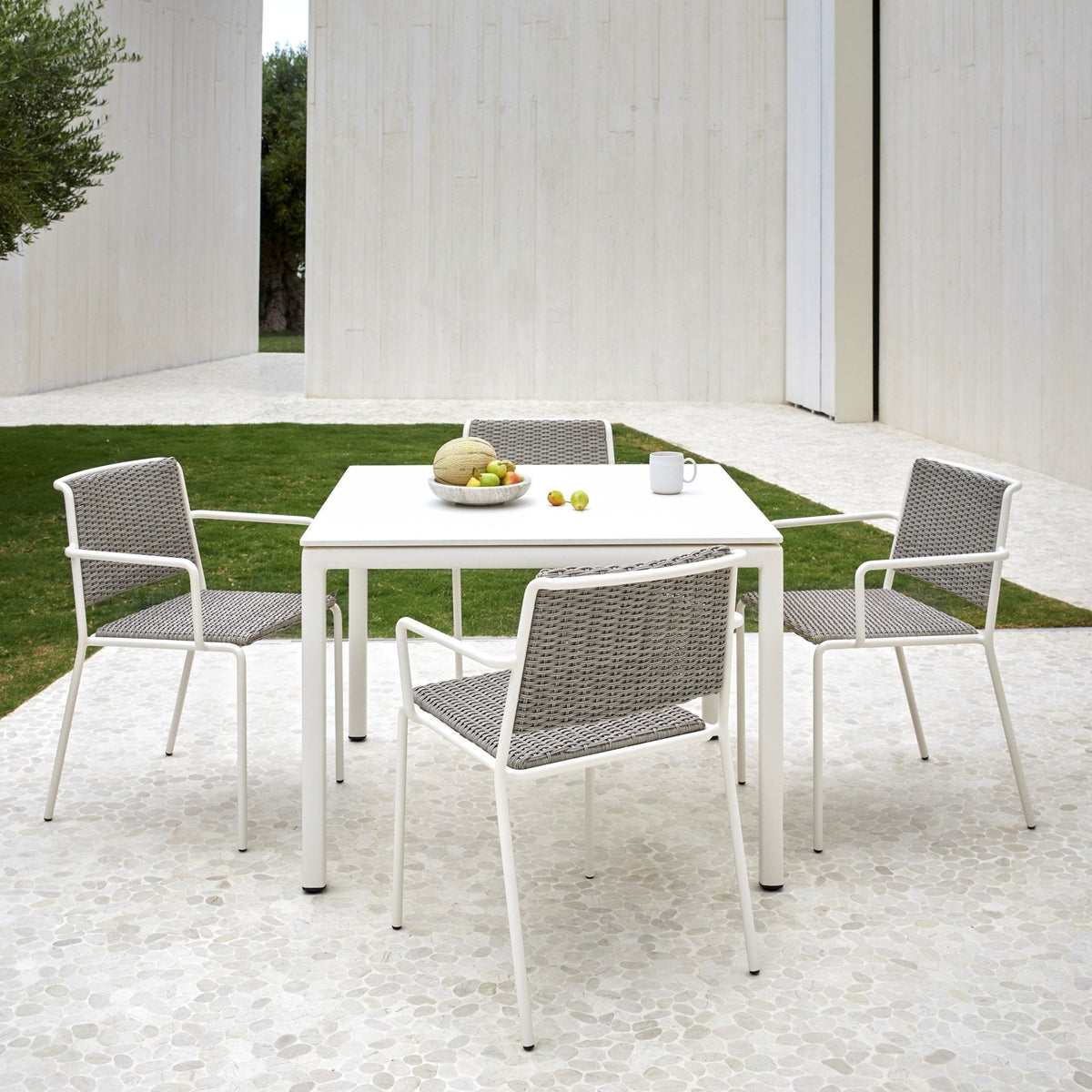 Outdoor Dining Tables – Ergonomia Furniture